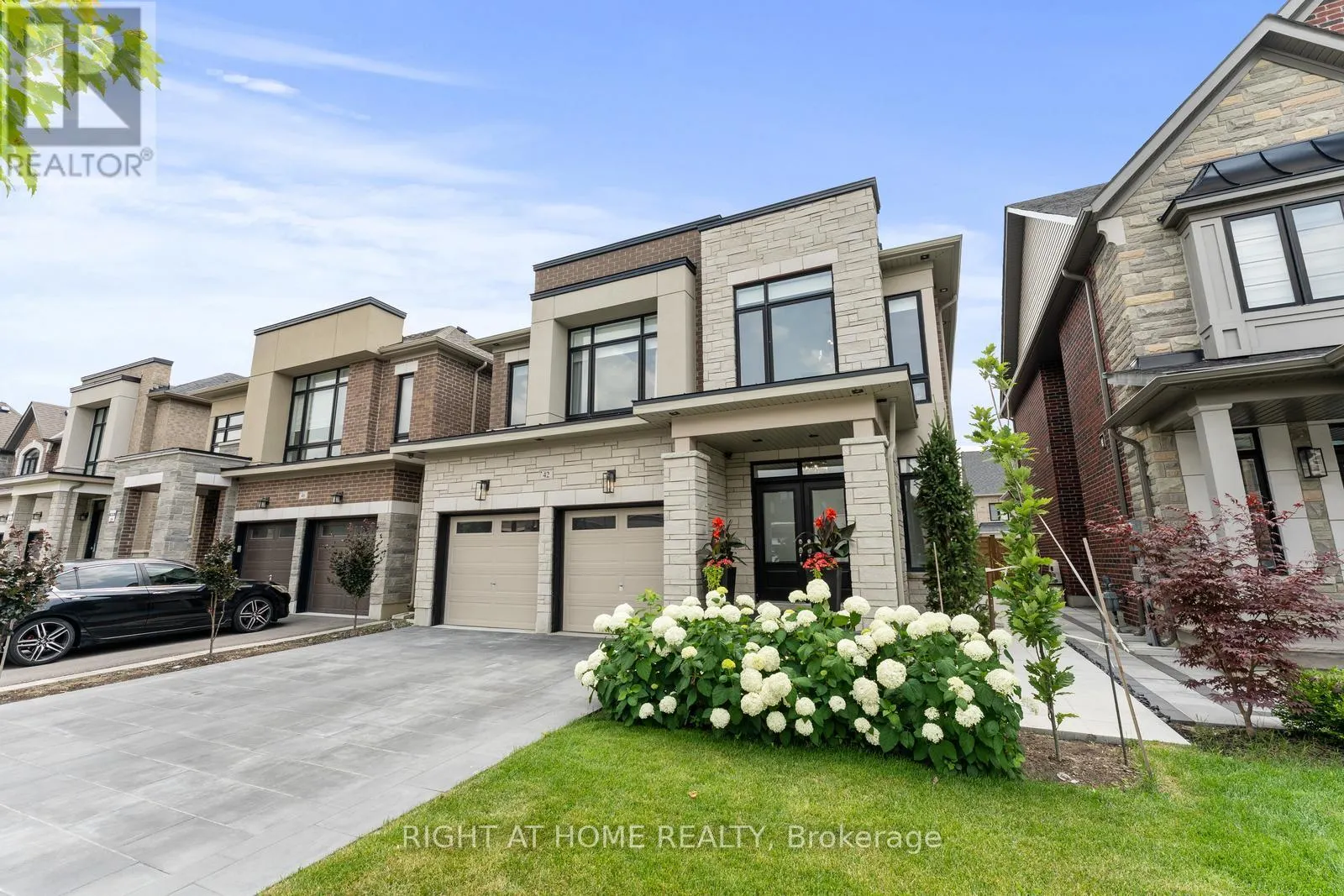 42 ALISTAIR CRESCENT