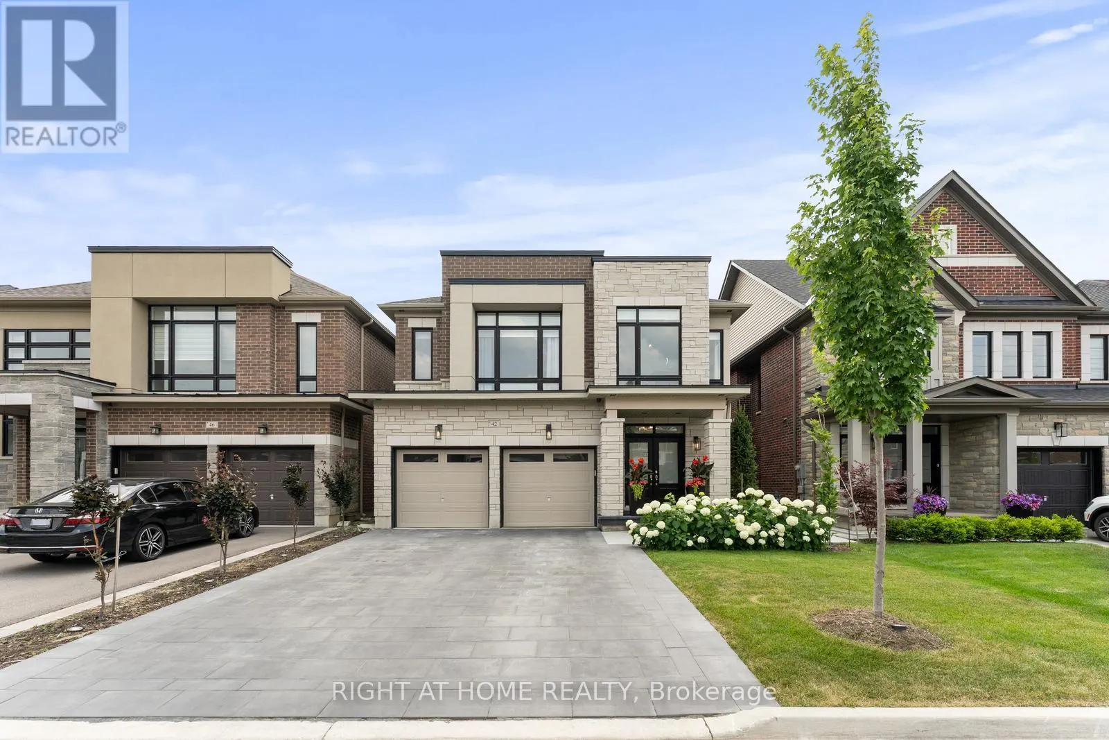 42 ALISTAIR CRESCENT