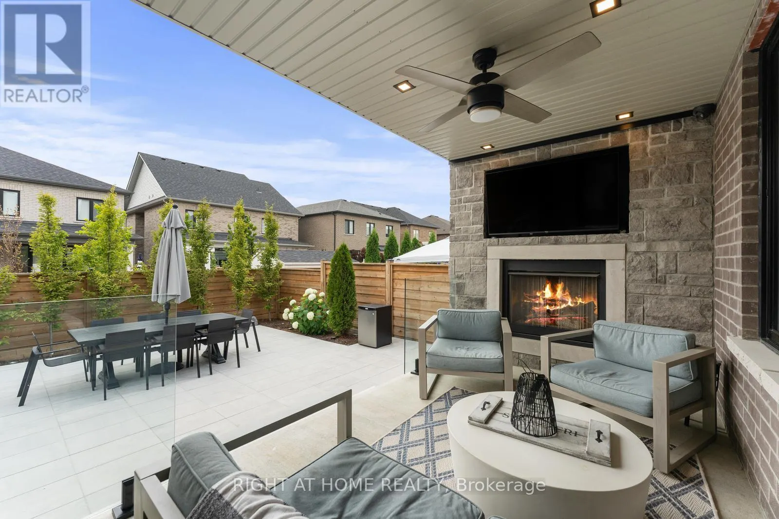 42 ALISTAIR CRESCENT