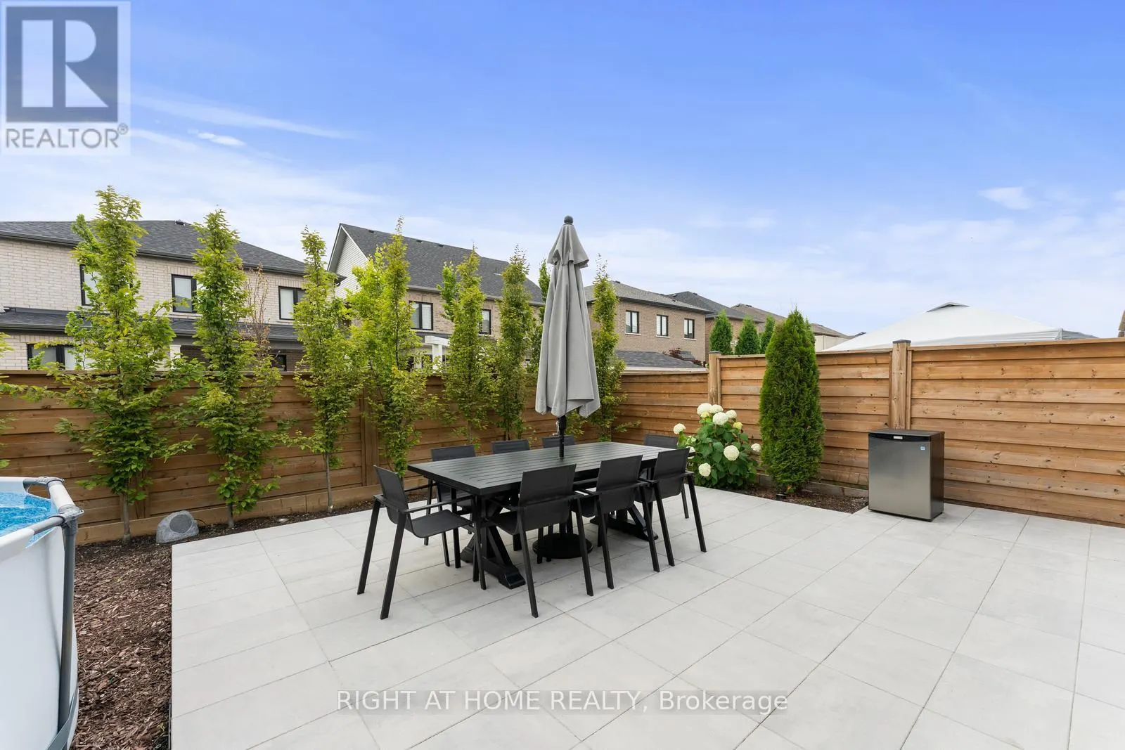 42 ALISTAIR CRESCENT