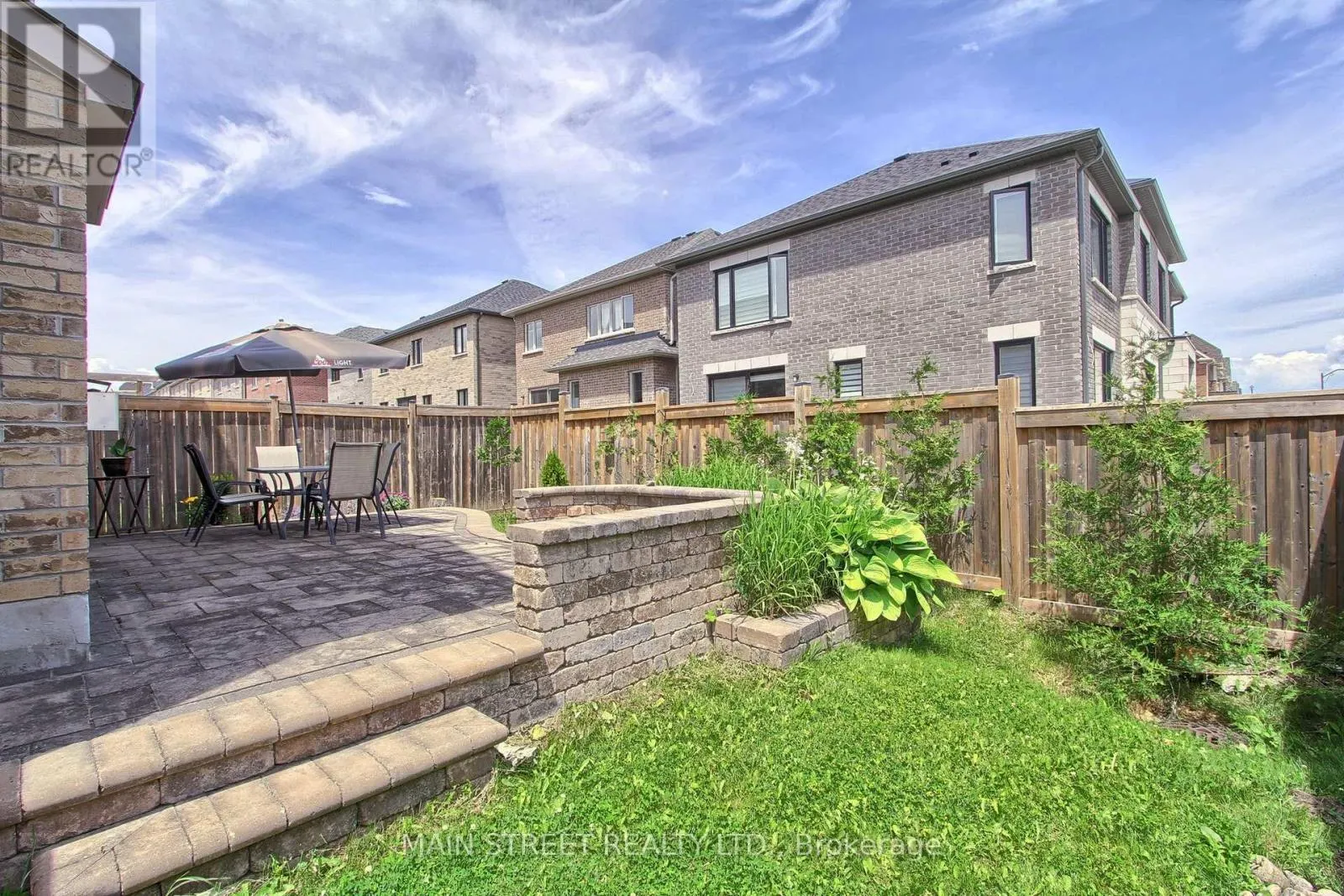 34 GREY WING AVENUE