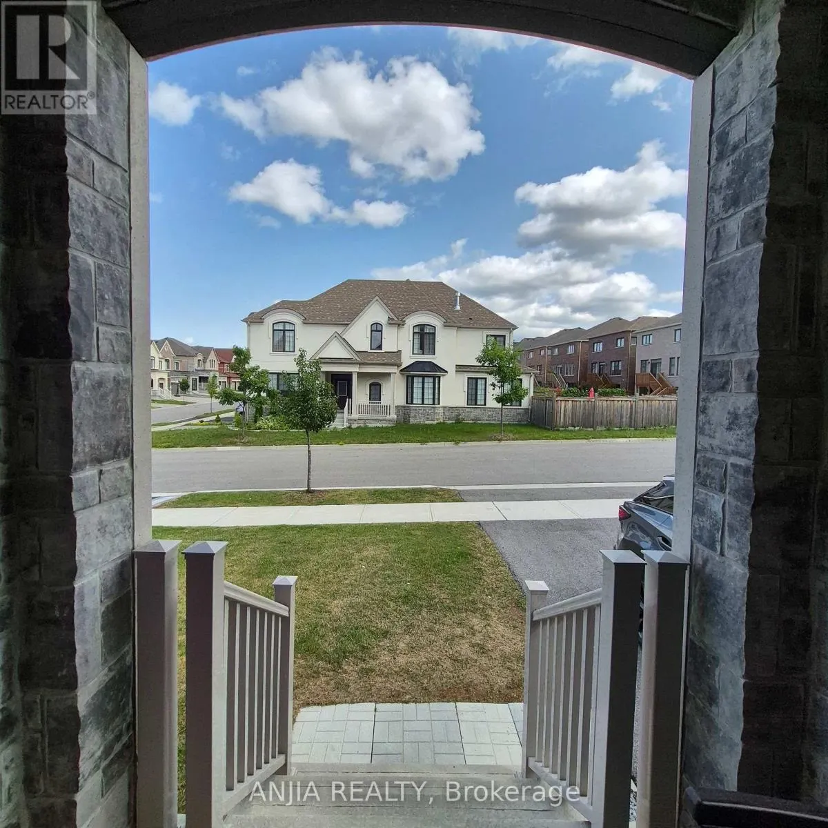 50 MEADOW VISTA CRESCENT