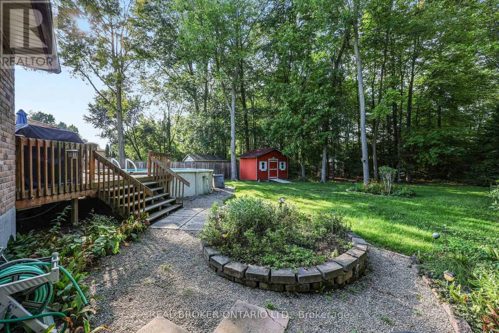 2 AMBERGLEN COURT