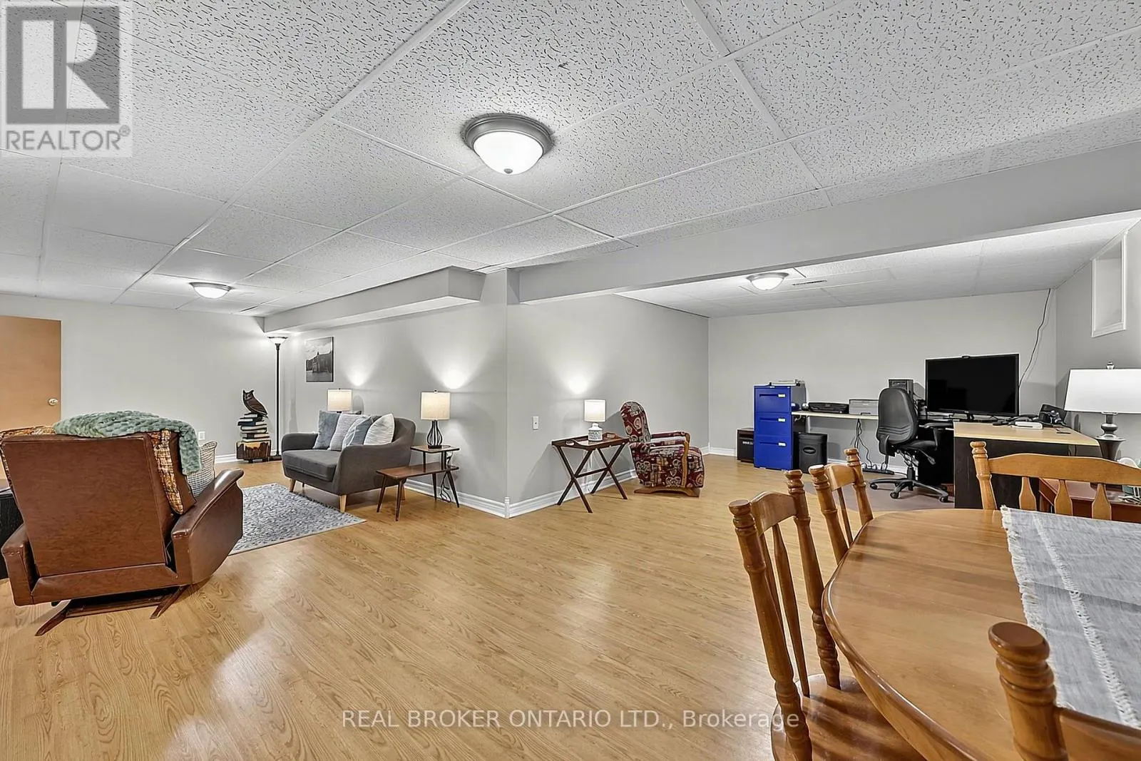 2 AMBERGLEN COURT