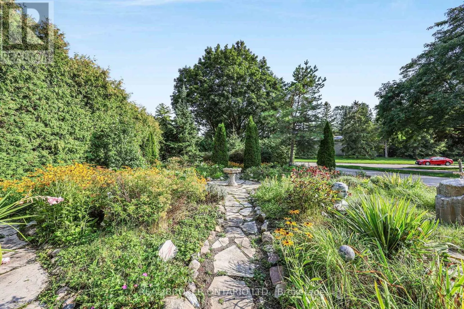 2 AMBERGLEN COURT