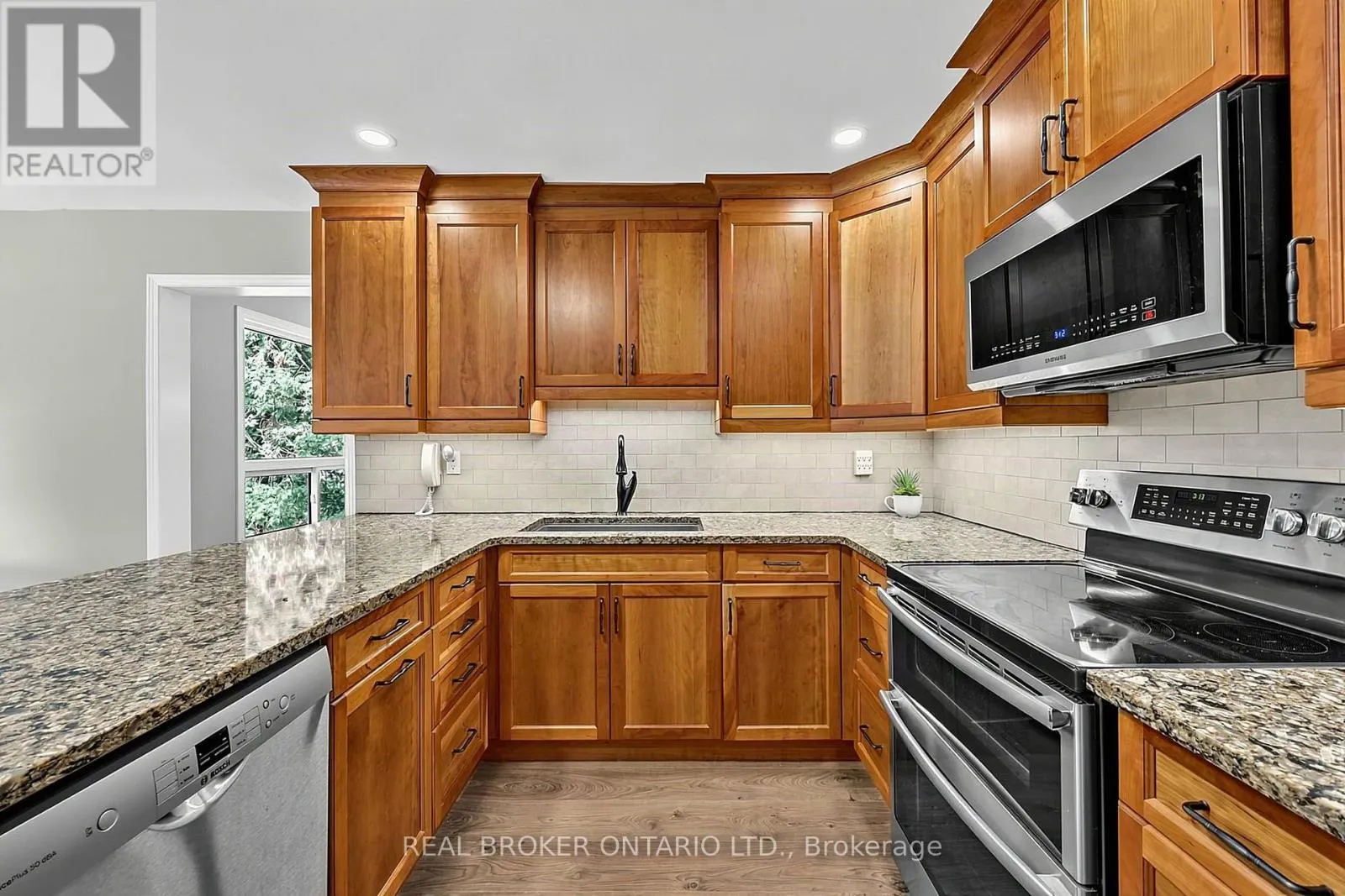2 AMBERGLEN COURT
