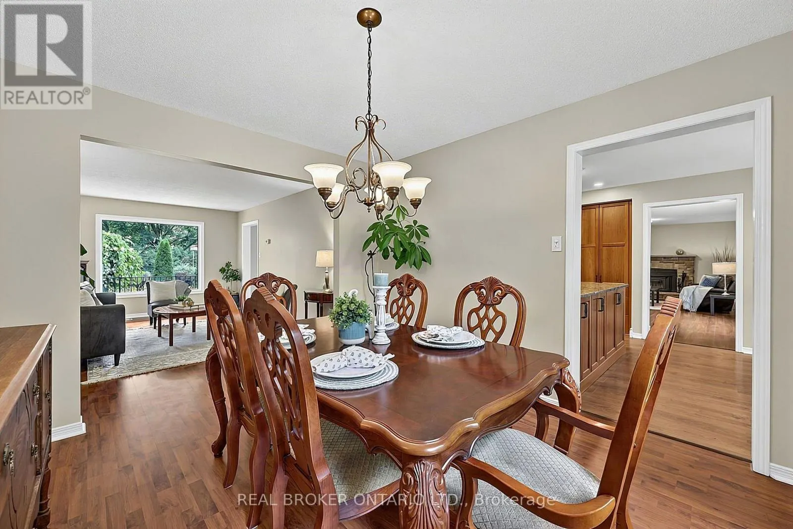 2 AMBERGLEN COURT