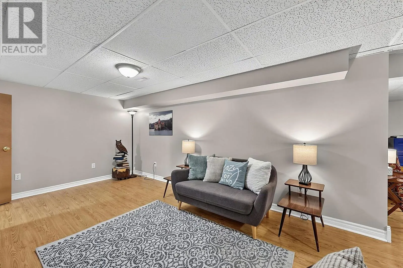 2 AMBERGLEN COURT