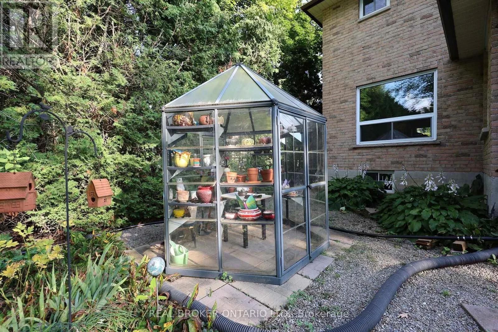 2 AMBERGLEN COURT