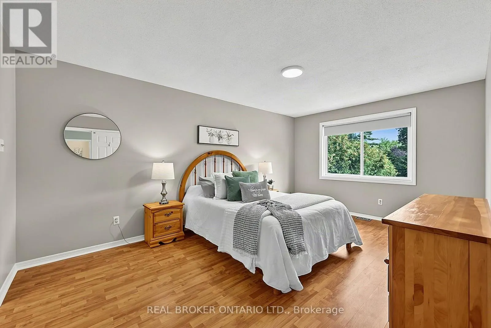 2 AMBERGLEN COURT