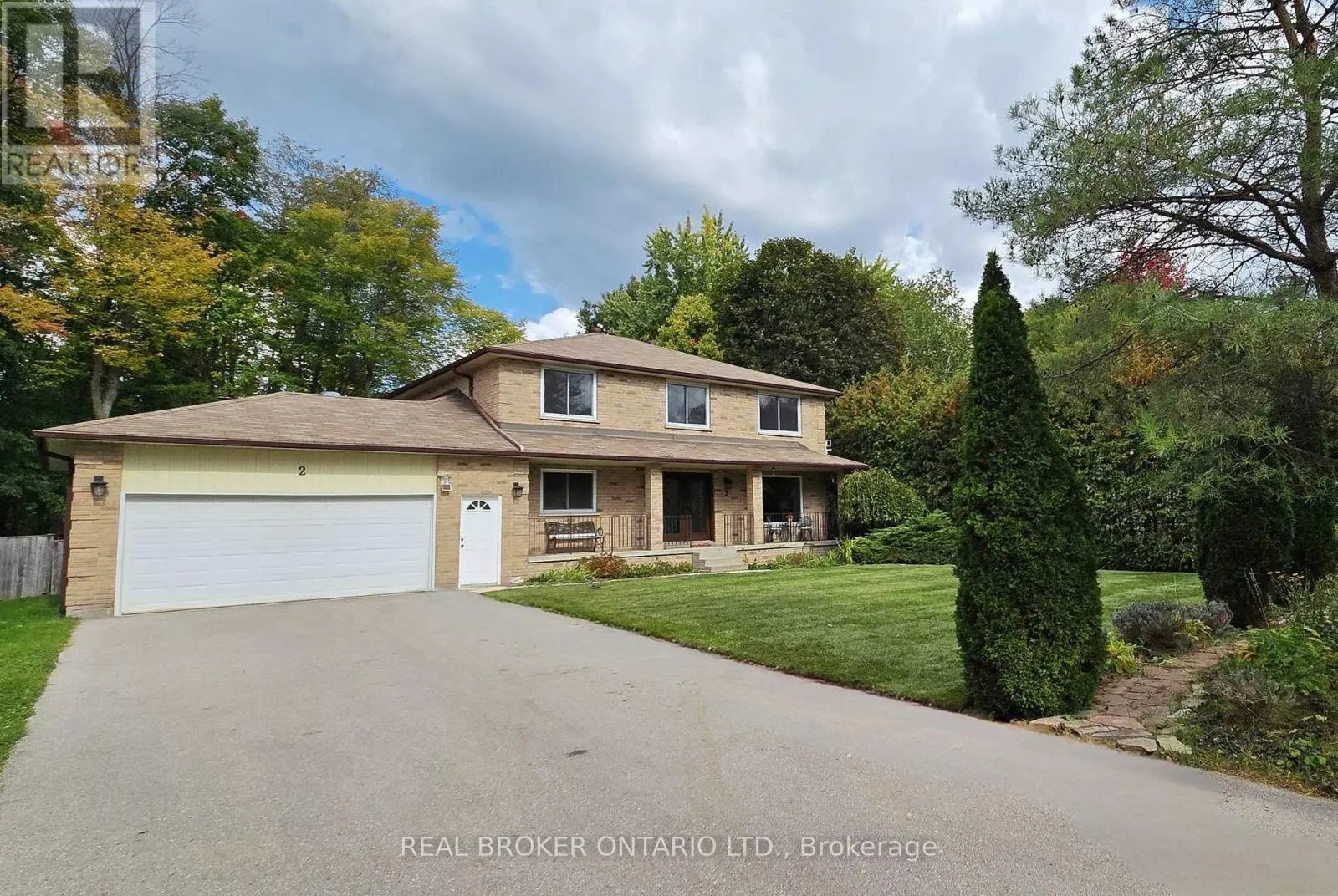 2 AMBERGLEN COURT
