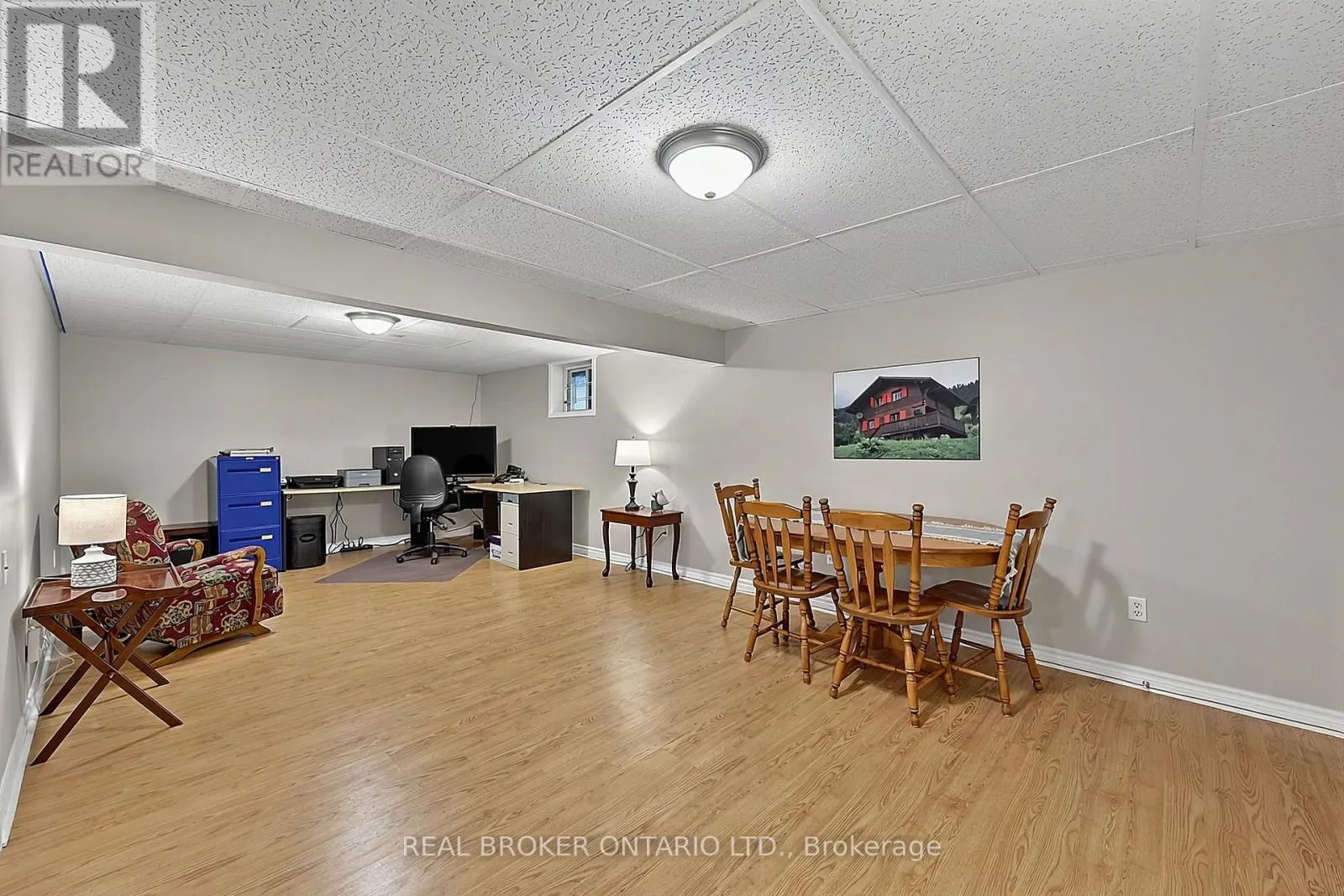 2 AMBERGLEN COURT