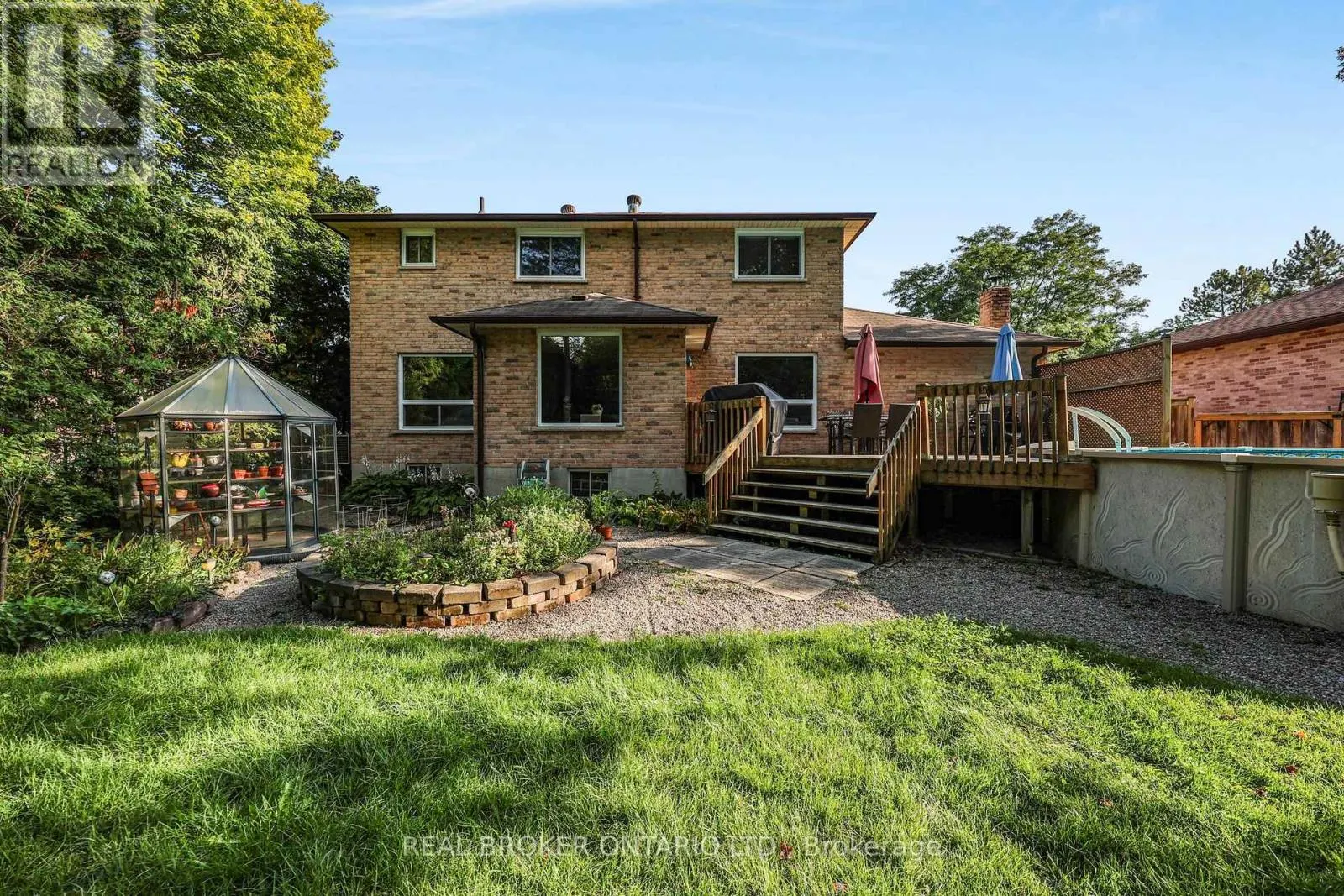 2 AMBERGLEN COURT