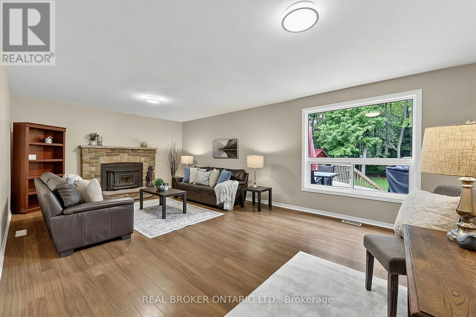 2 AMBERGLEN COURT
