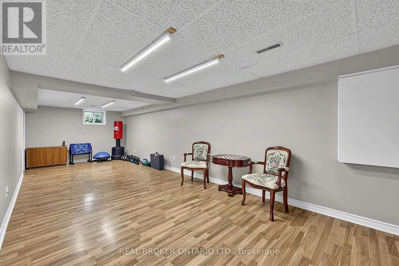 2 AMBERGLEN COURT