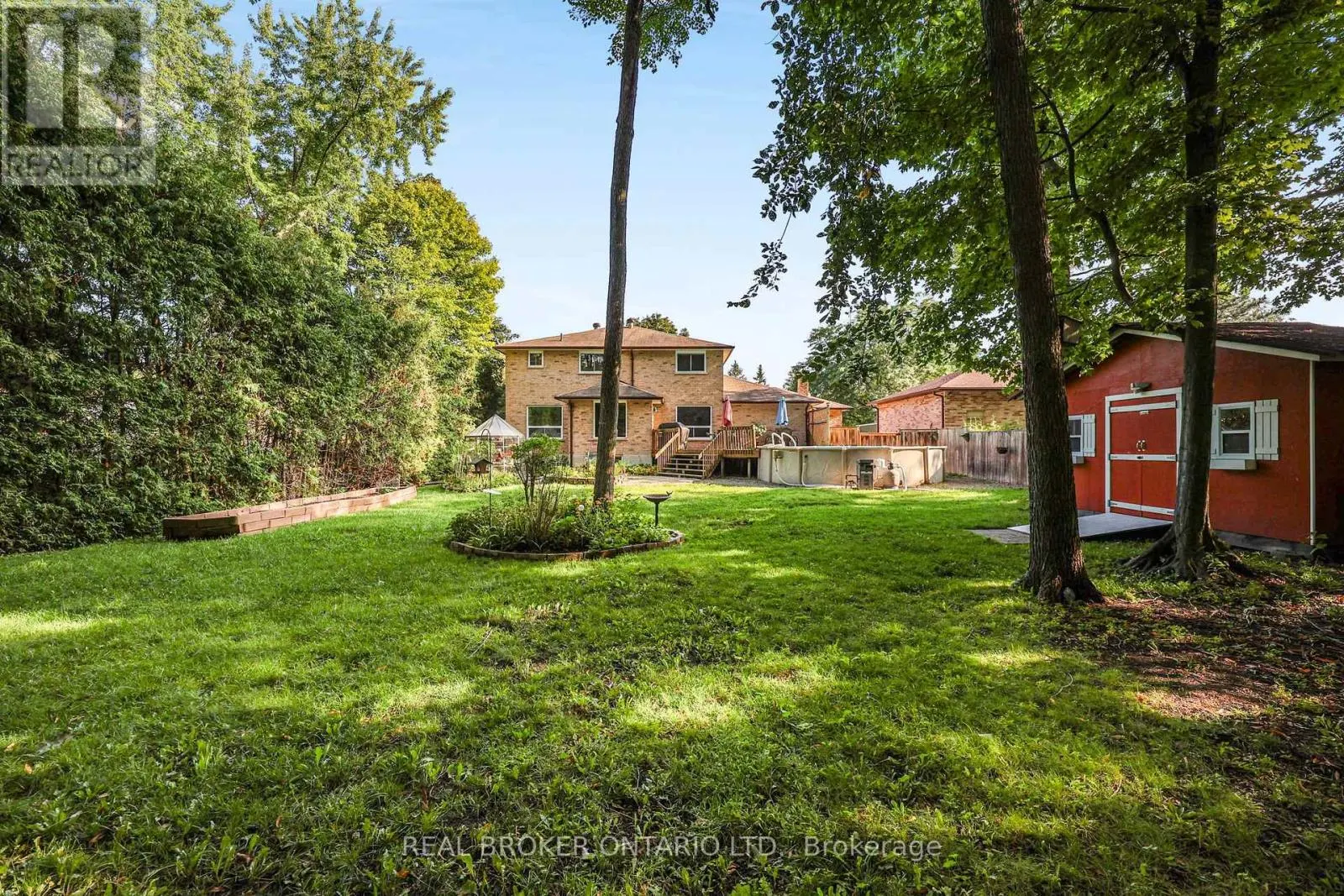 2 AMBERGLEN COURT