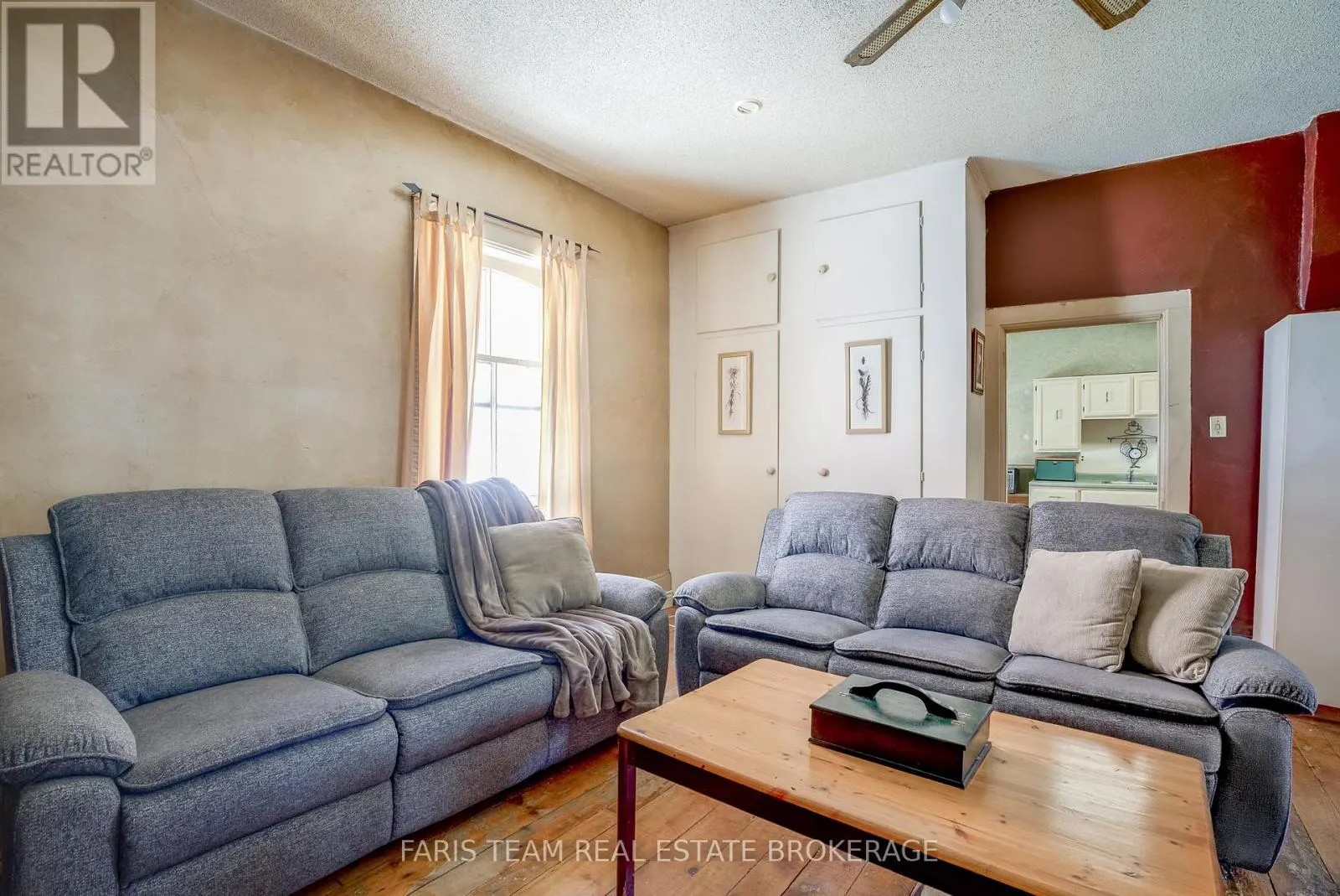236 BARRIE STREET