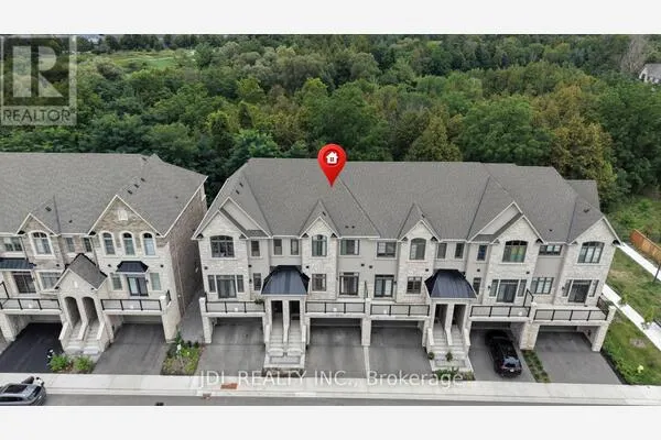 41 WEST VILLAGE LANE