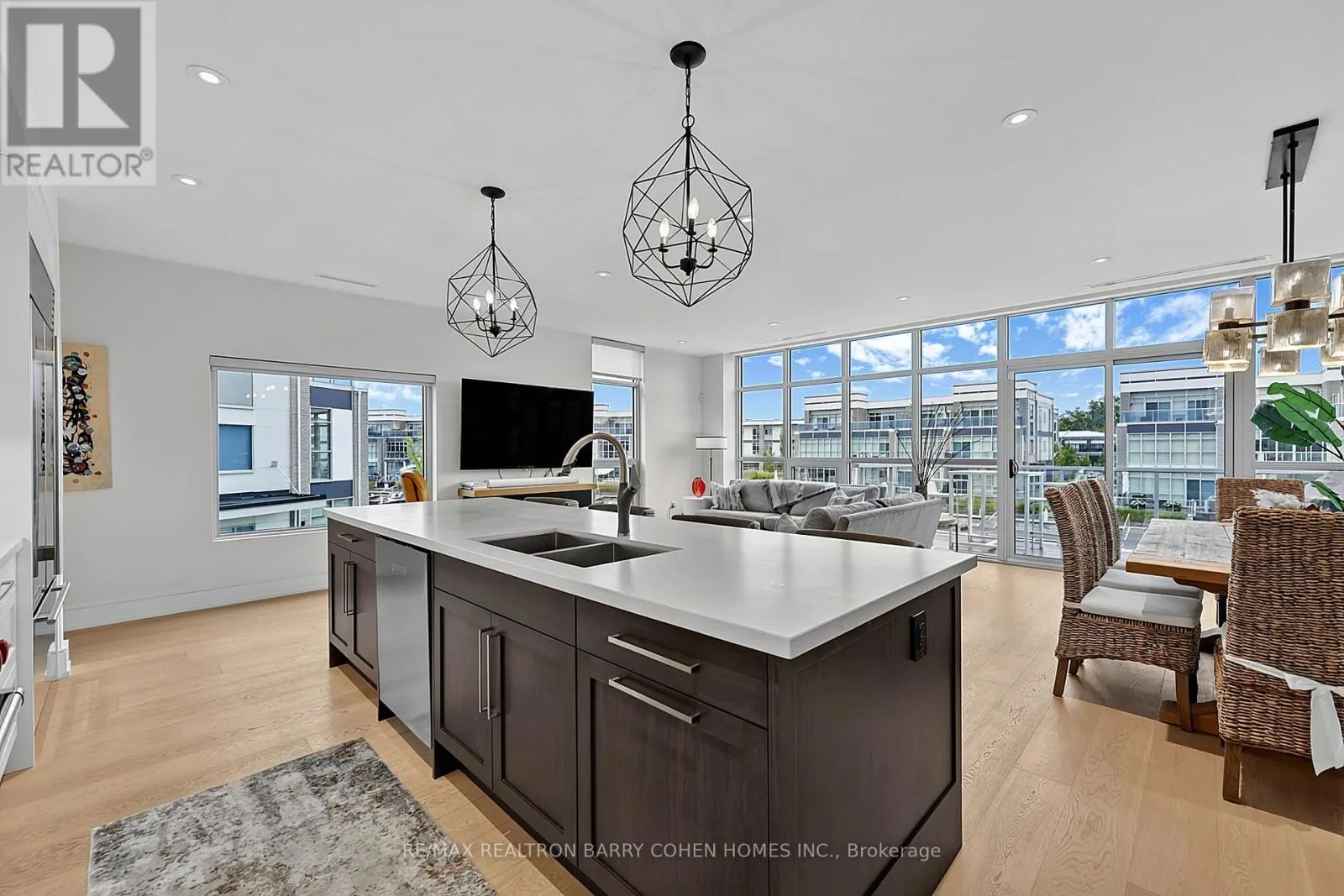 3674 FERRETTI COURT