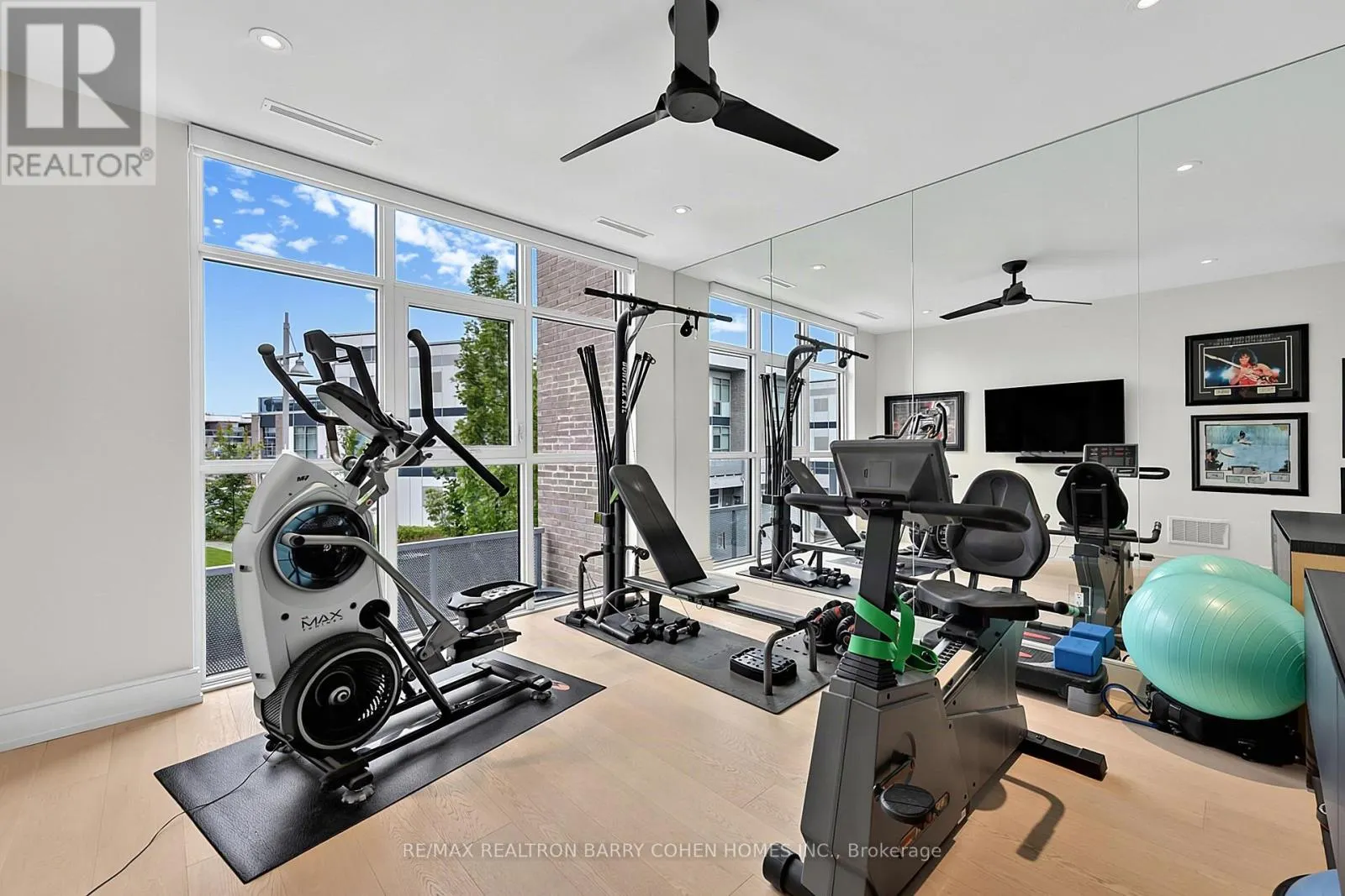 3674 FERRETTI COURT