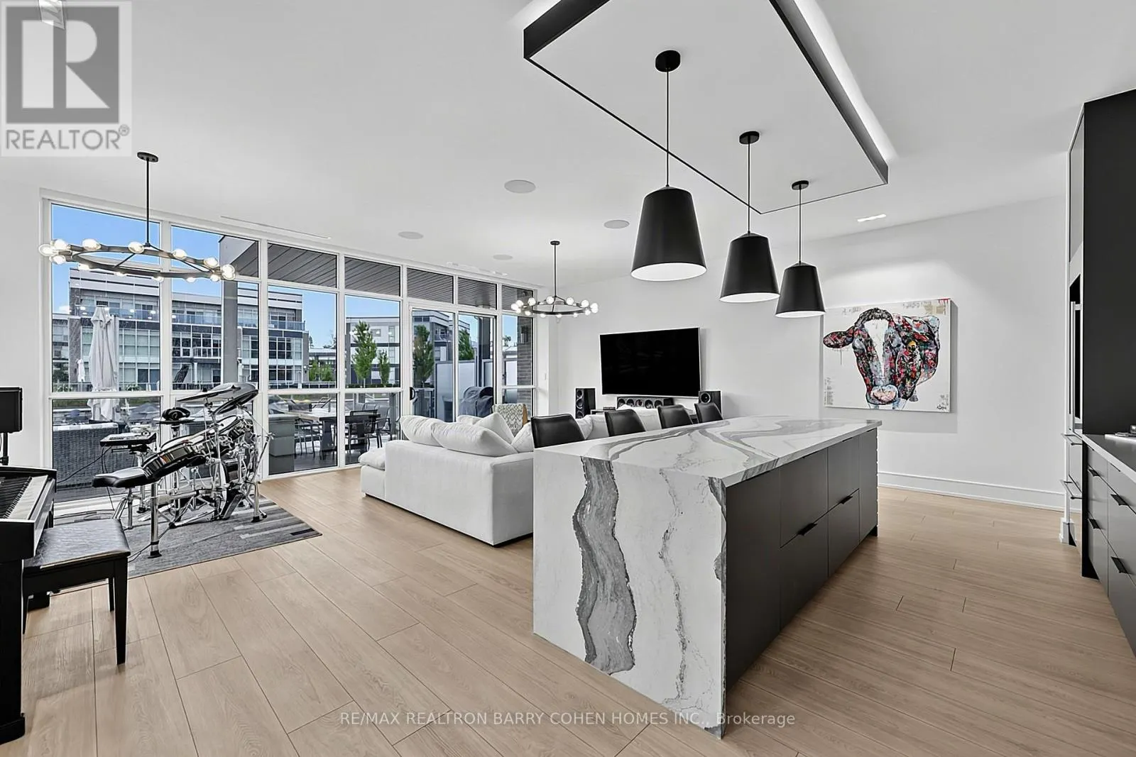 3674 FERRETTI COURT
