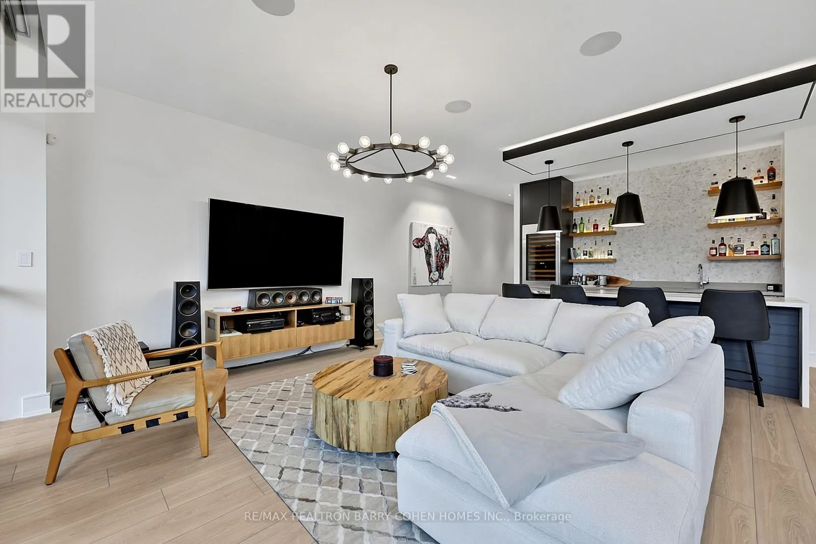 3674 FERRETTI COURT