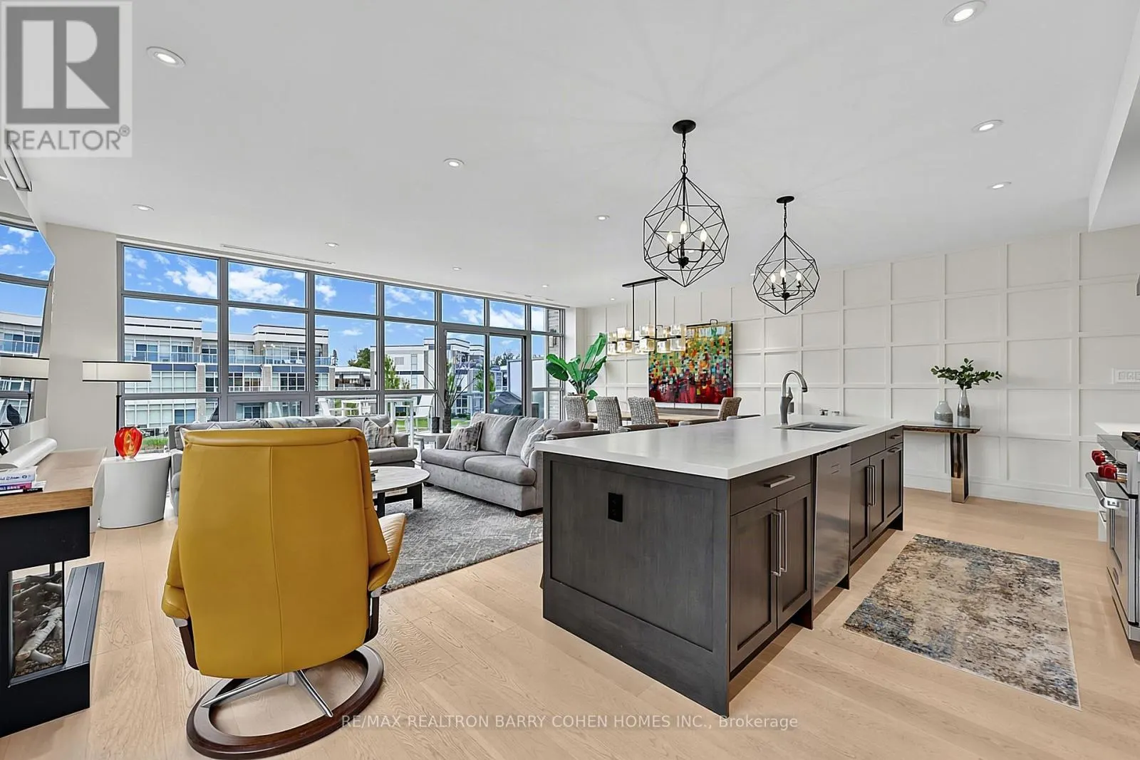 3674 FERRETTI COURT