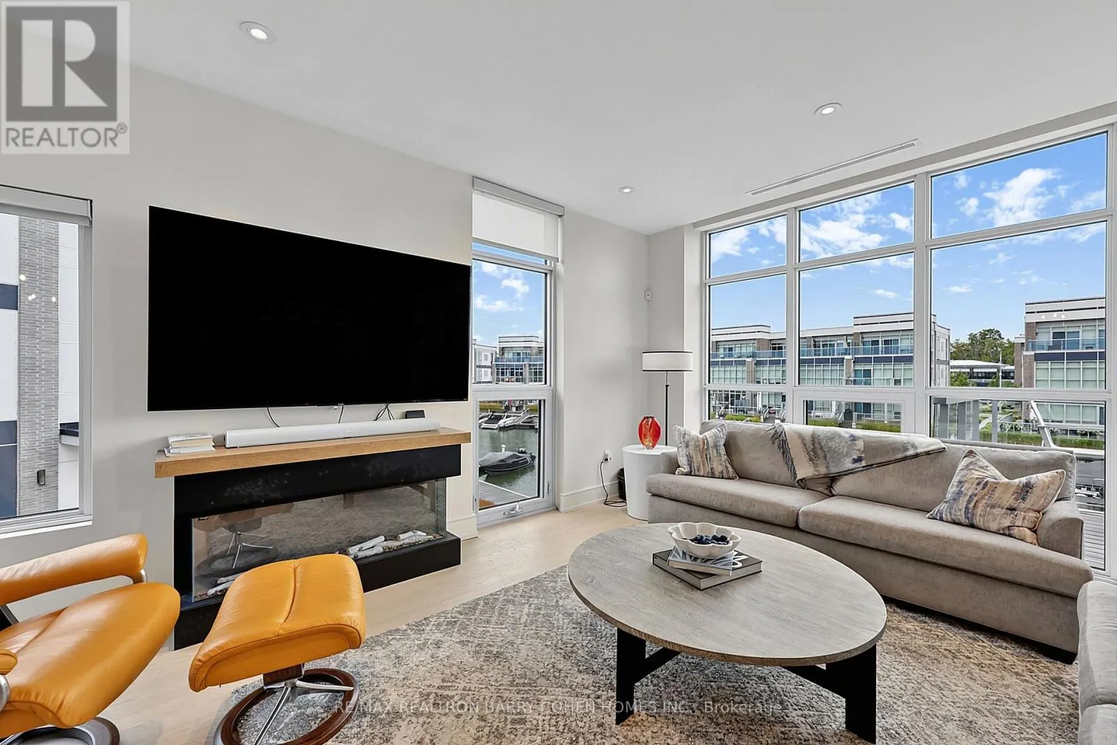 3674 FERRETTI COURT