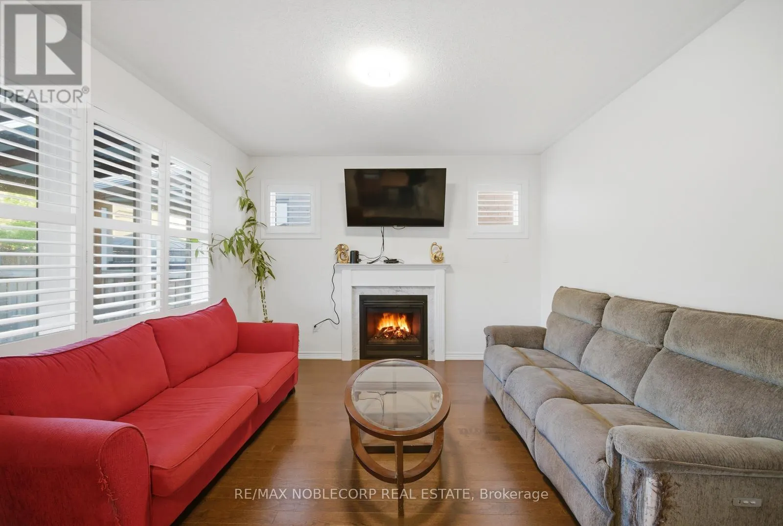 15 GOULD CRESCENT