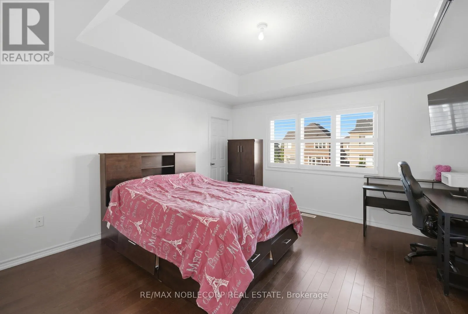 15 GOULD CRESCENT