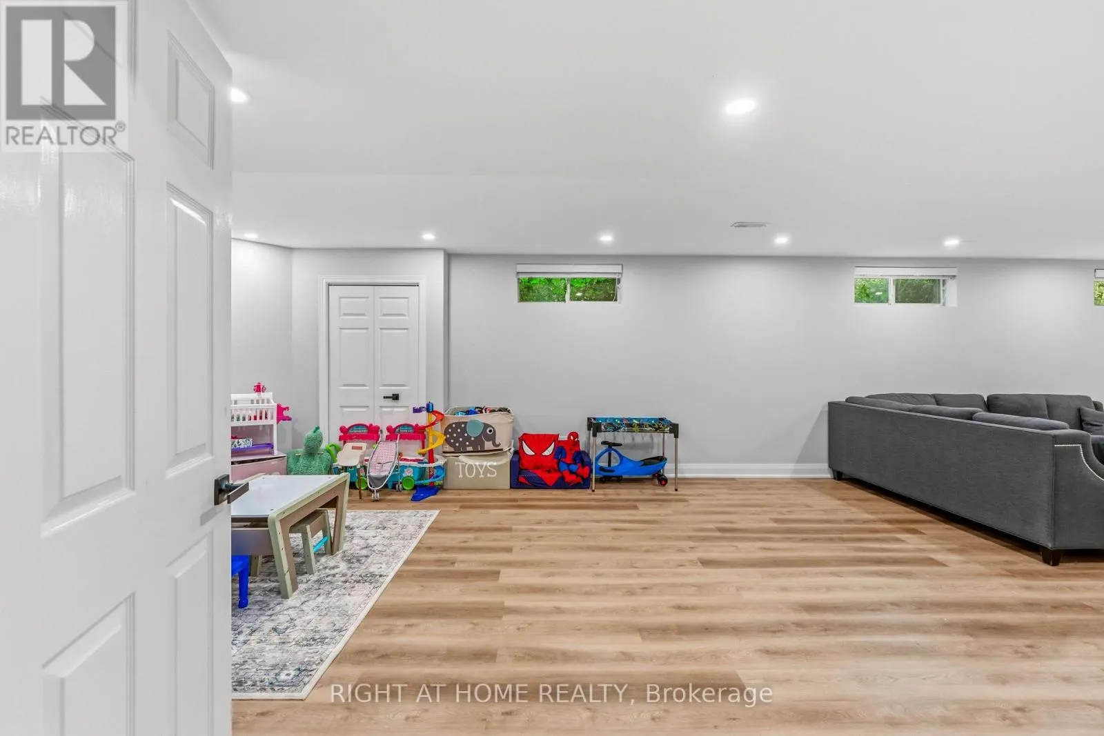 80 EDWARD POTTAGE CRESCENT