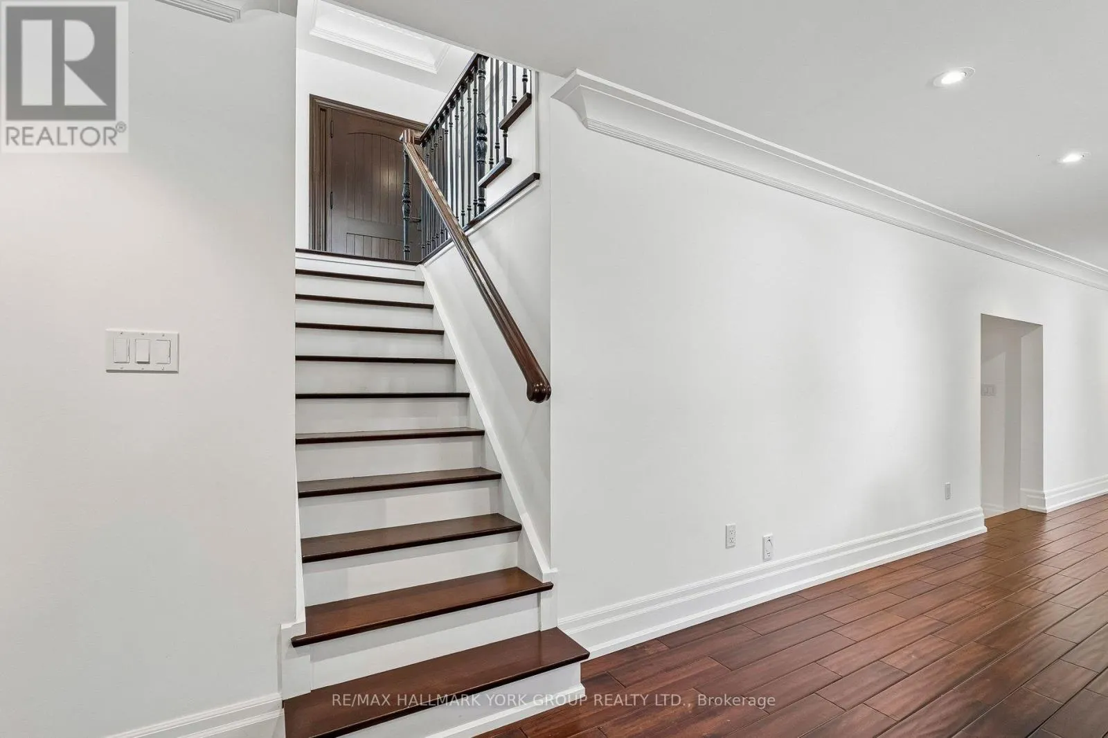256 BANNER LANE