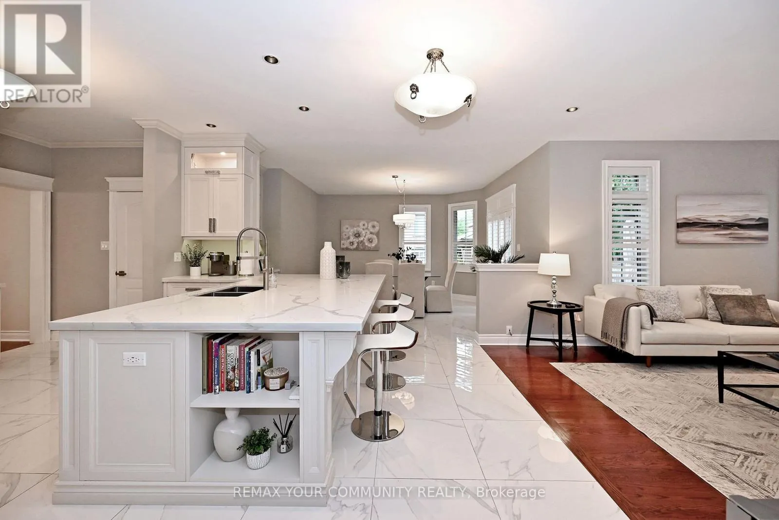 2 WINTERBERRY DRIVE