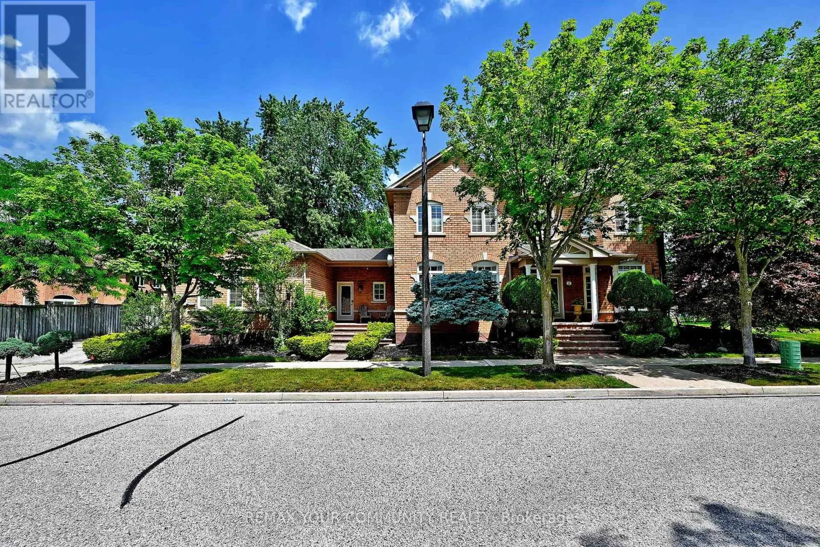2 WINTERBERRY DRIVE