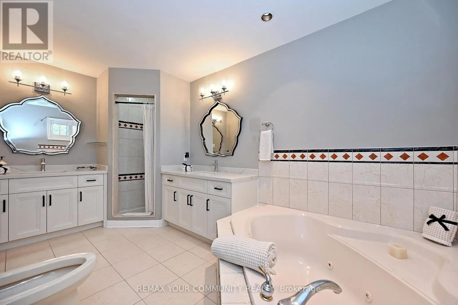 2 WINTERBERRY DRIVE