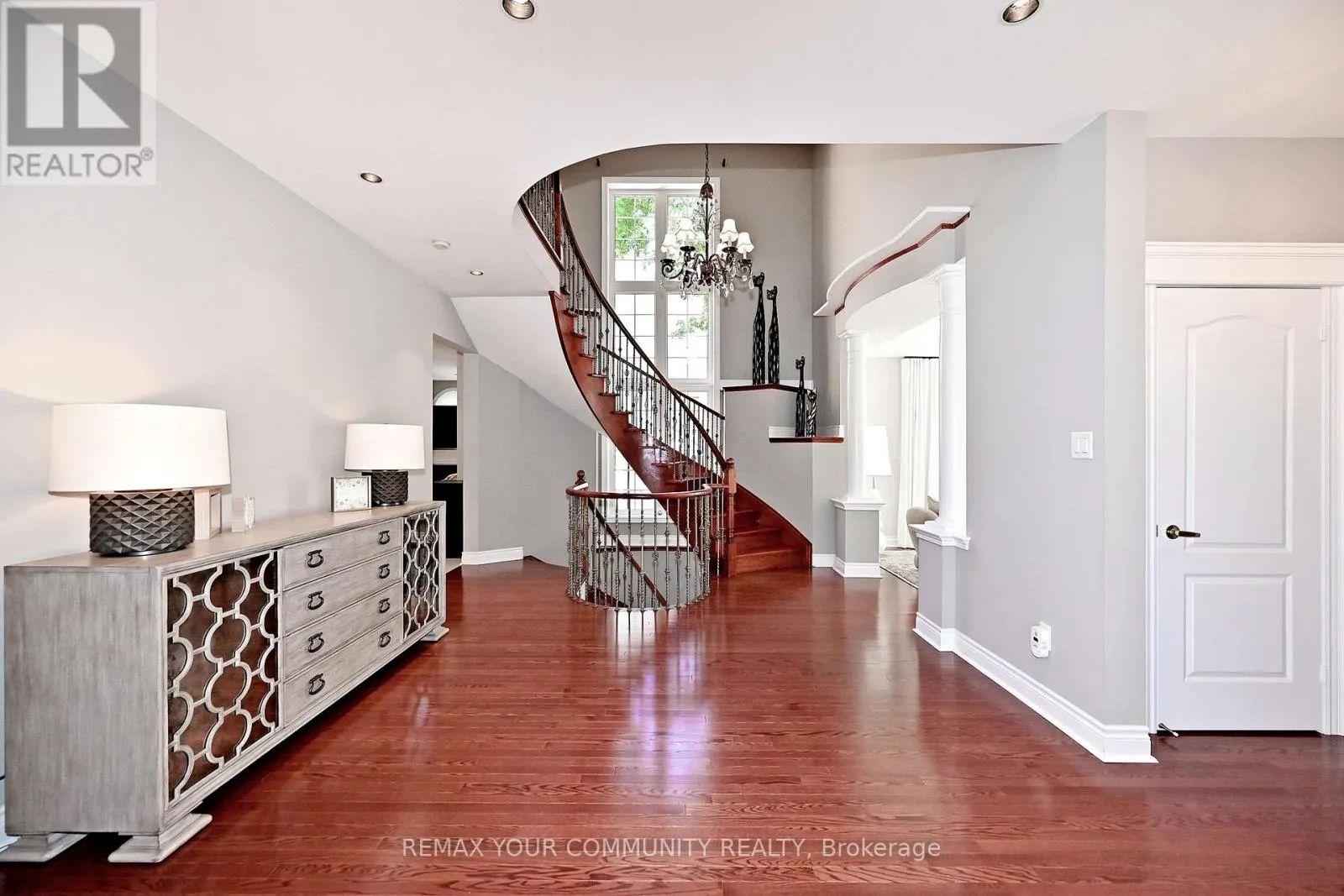 2 WINTERBERRY DRIVE