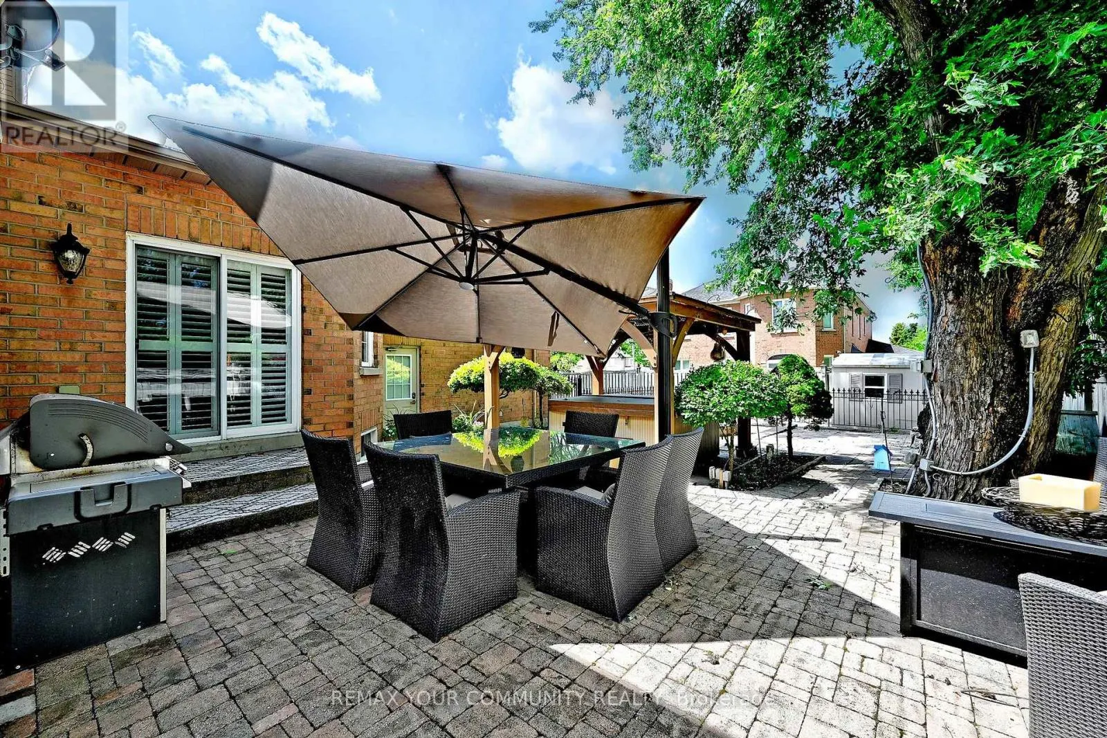 2 WINTERBERRY DRIVE