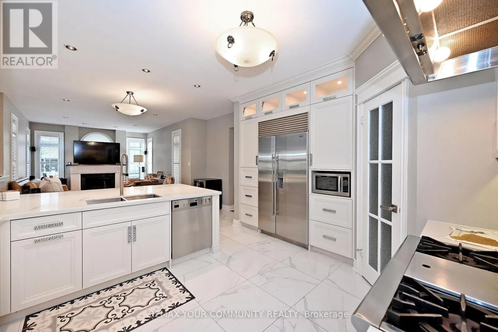 2 WINTERBERRY DRIVE