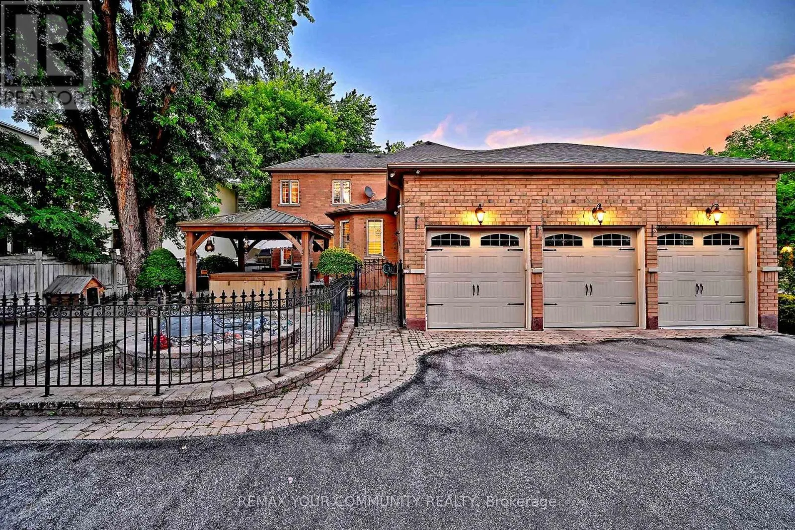 2 WINTERBERRY DRIVE