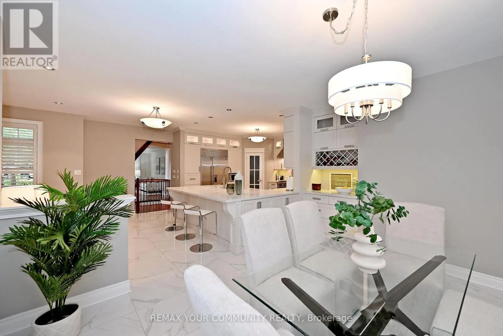 2 WINTERBERRY DRIVE