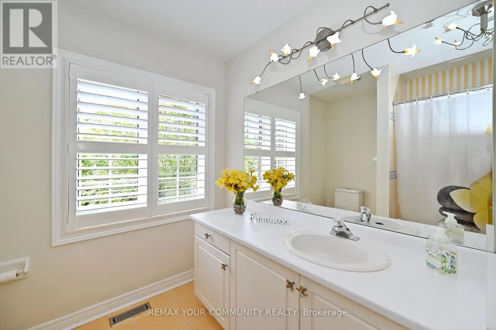 2 WINTERBERRY DRIVE