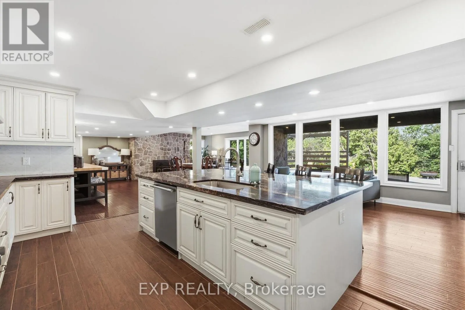 1785 DAVIS DRIVE W