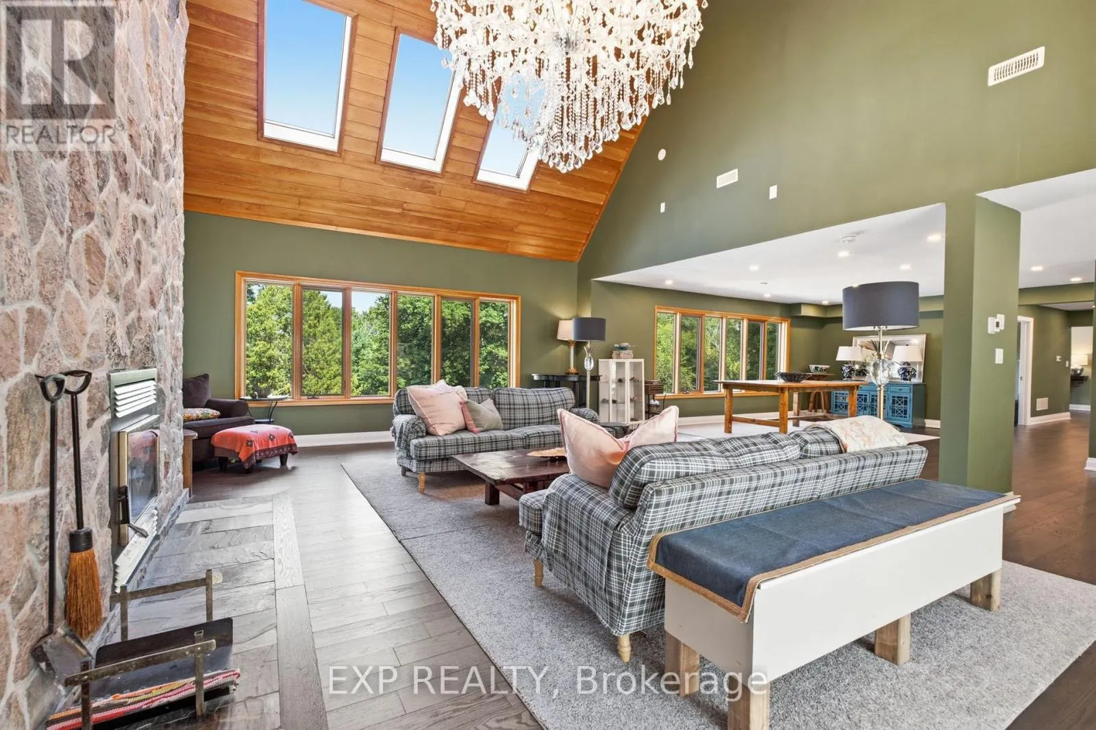 1785 DAVIS DRIVE W