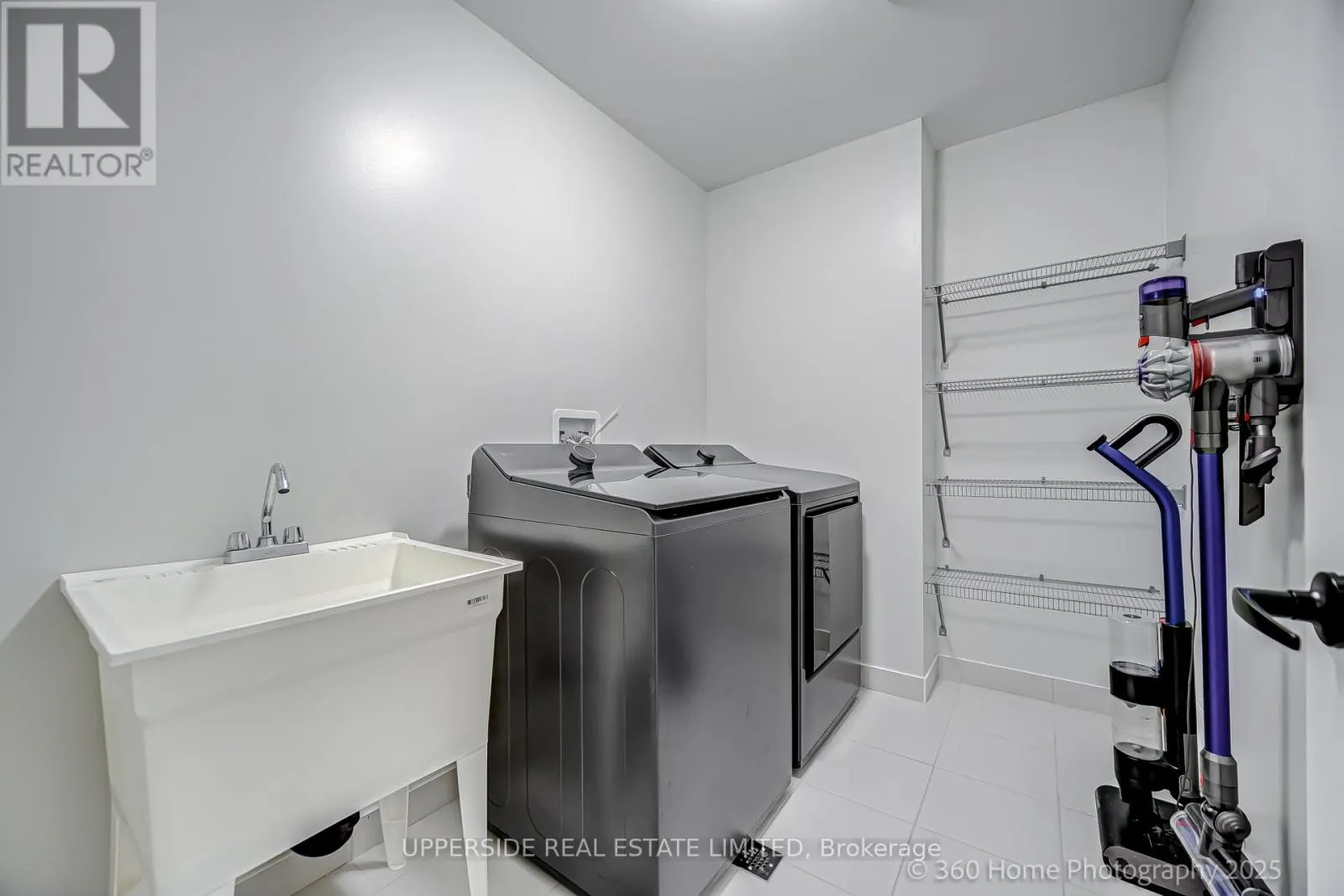 1727 CORSAL COURT