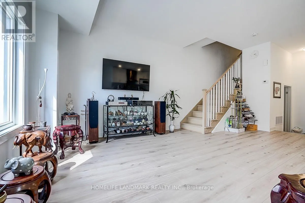 25 SUNBURY LANE