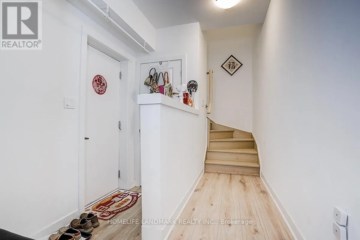 25 SUNBURY LANE
