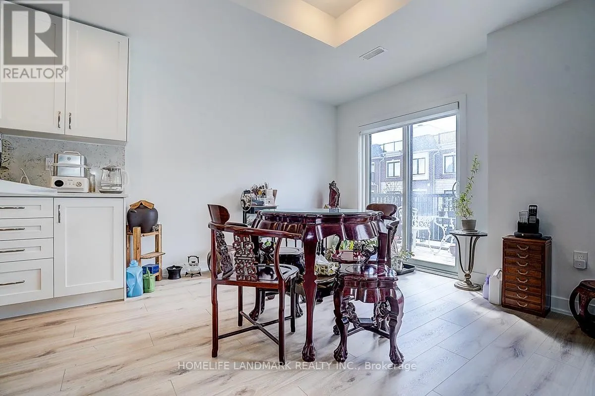 25 SUNBURY LANE