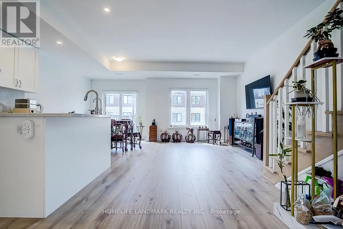 25 SUNBURY LANE