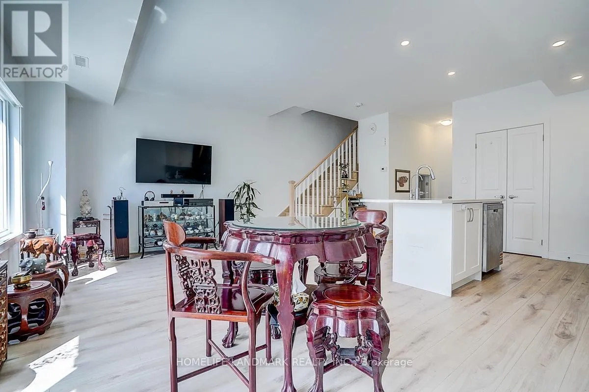 25 SUNBURY LANE