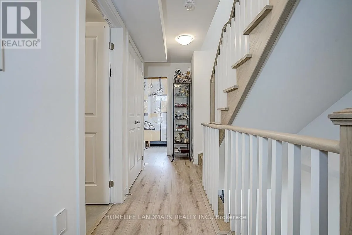 25 SUNBURY LANE